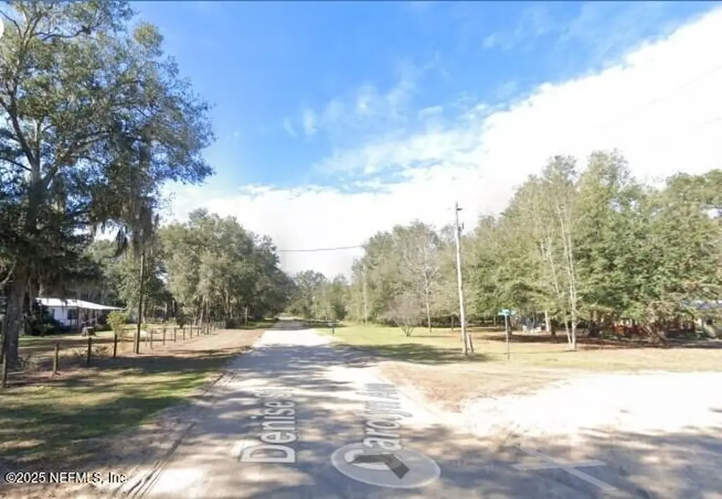 104 Carolyn Avenue Interlachen FL 32148