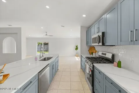11152 Tiverton Court Jacksonville FL 32246