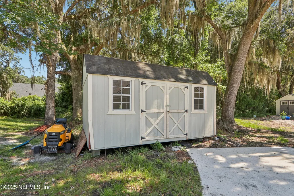 5592 Dianthus Street Green Cove Springs FL 32043