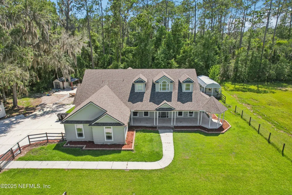 5592 Dianthus Street Green Cove Springs FL 32043