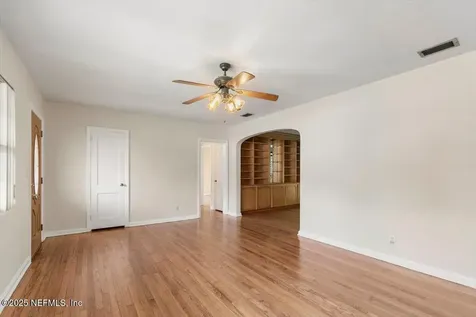 4356 Demedici Avenue Jacksonville FL 32210