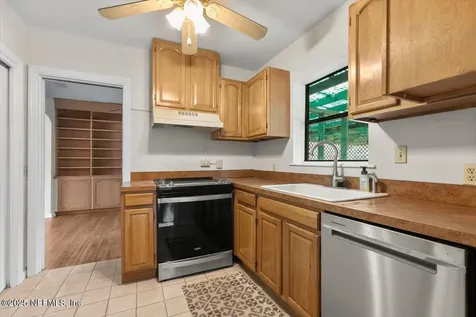 4356 Demedici Avenue Jacksonville FL 32210