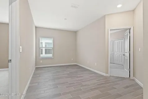 911 Colon Lane Jacksonville FL 32218