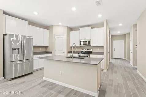 911 Colon Lane Jacksonville FL 32218