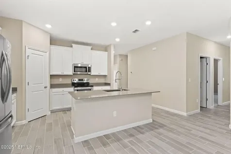 911 Colon Lane Jacksonville FL 32218