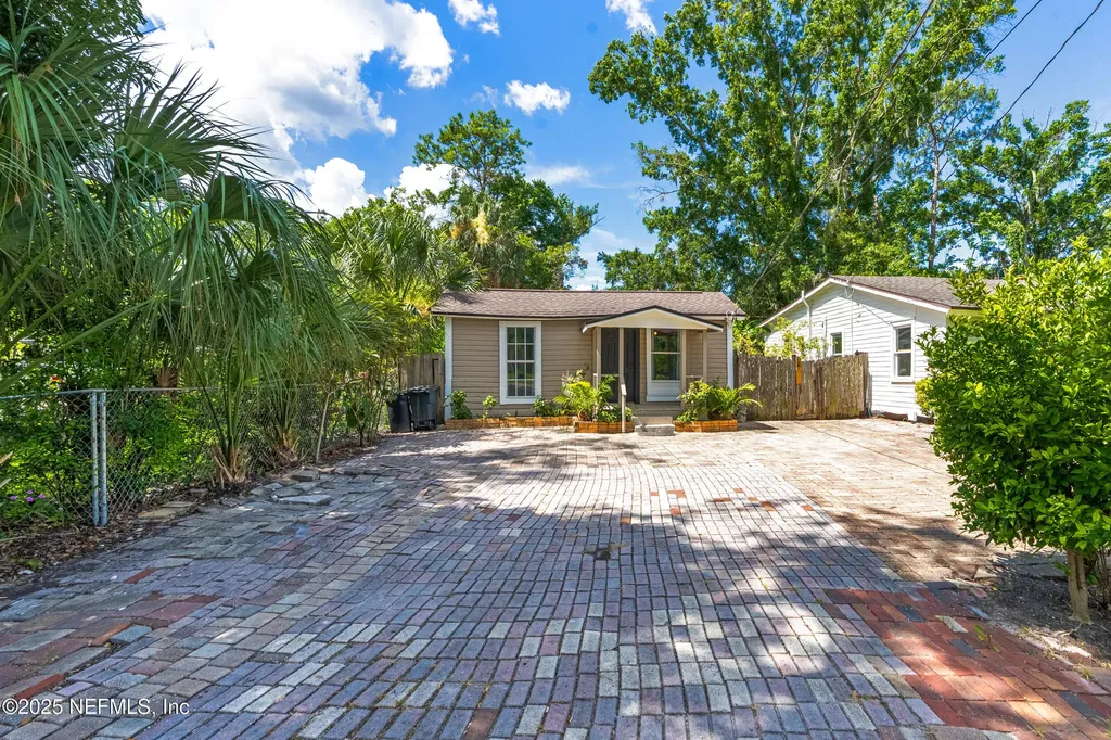 3840 Adirolf Road Jacksonville FL 32207