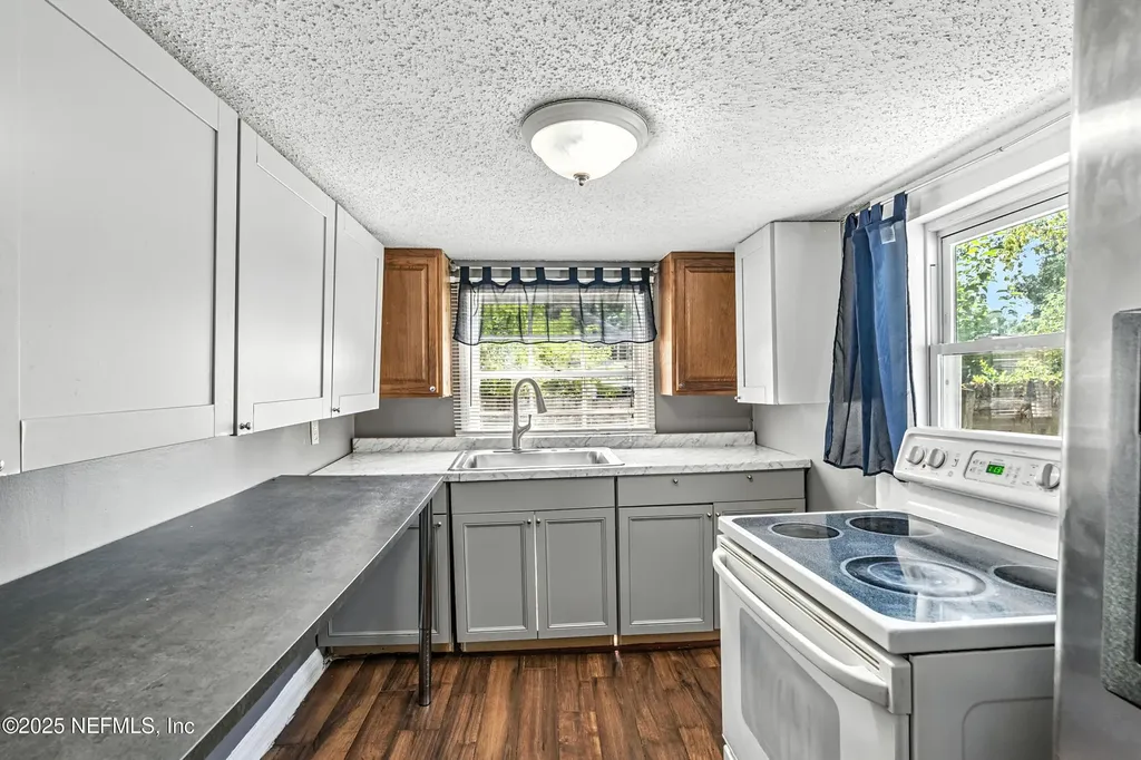 3840 Adirolf Road Jacksonville FL 32207
