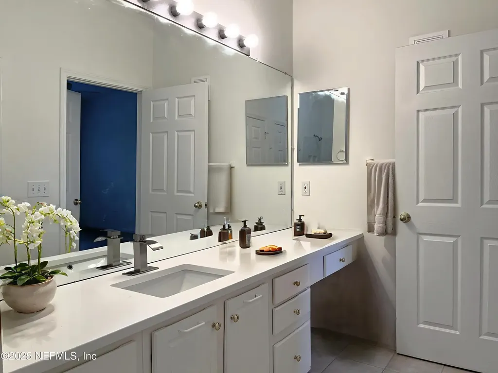 10550 Baymeadows Road Jacksonville FL 32256