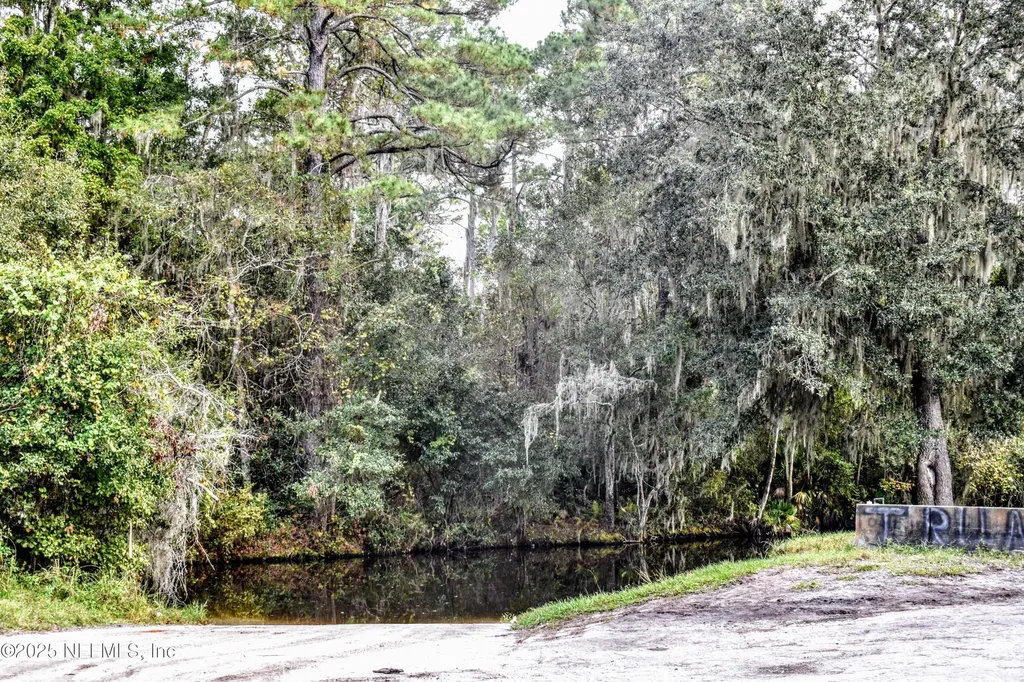 106 Flora Terrace Florahome FL 32140