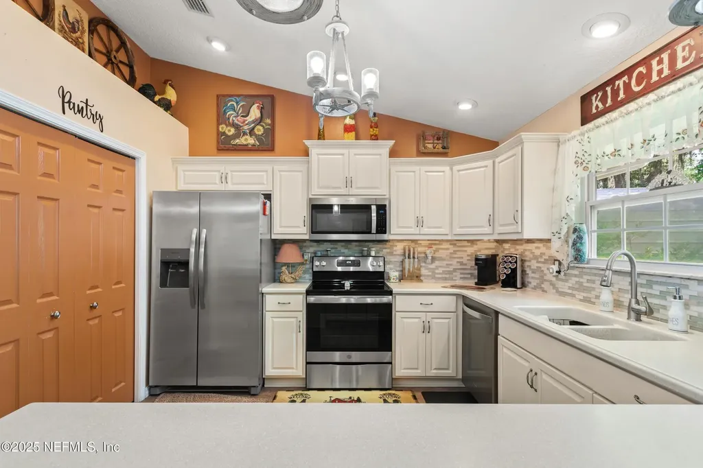 102 Street Johns Boulevard East Palatka FL 32131