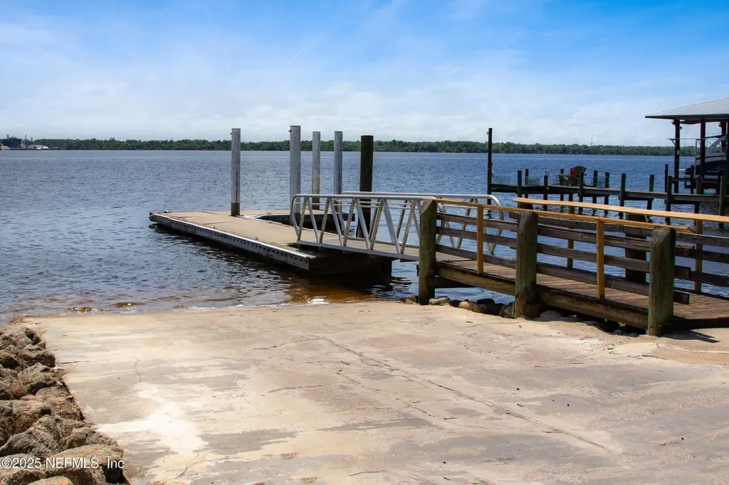 102 Street Johns Boulevard East Palatka FL 32131