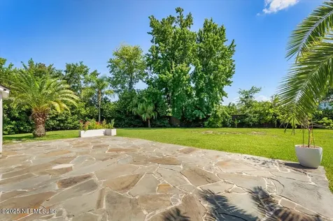 1333 Lindseys Crossing Drive Jacksonville FL 32218