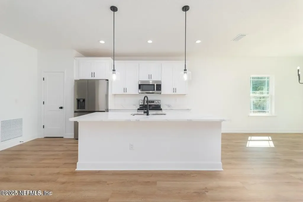 9281 Dolphin Street Sanderson FL 32087
