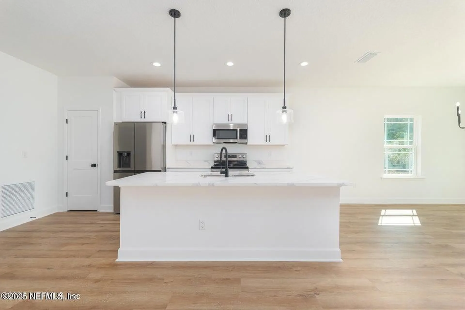 9281 Dolphin Street Sanderson FL 32087