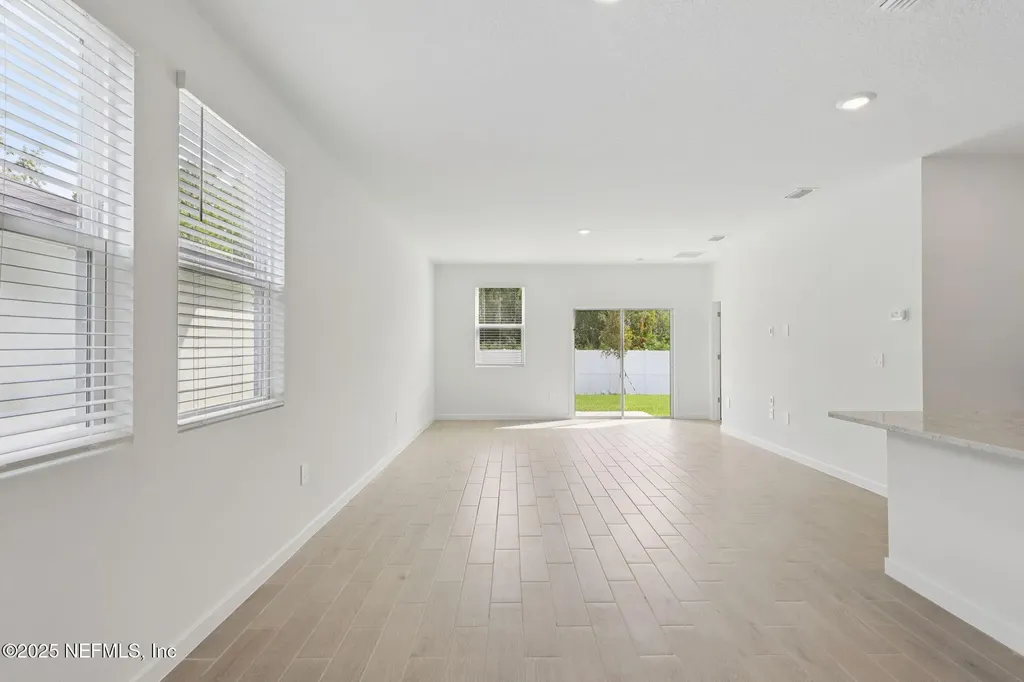 7335 Queensgate Circle Jacksonville FL 32219