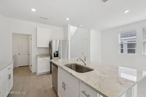 7335 Queensgate Circle Jacksonville FL 32219