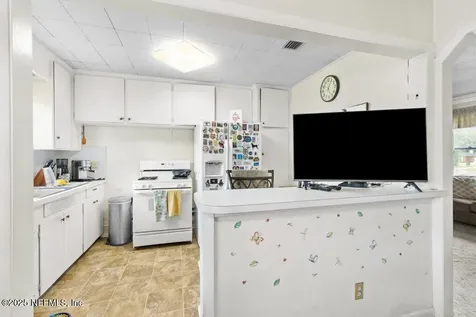 2305 Broward Road Jacksonville FL 32218