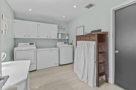 1975 Raley Creek Drive W Jacksonville FL 32225