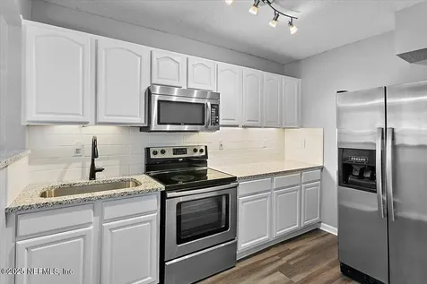 5637 Bishop Lane Jacksonville FL 32207