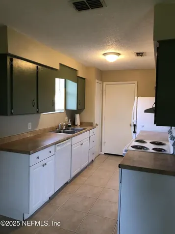 2641 Stern Drive S Jacksonville FL 32233