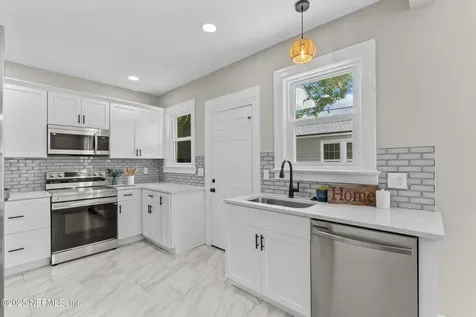 1806 Inwood Terrace Jacksonville FL 32207