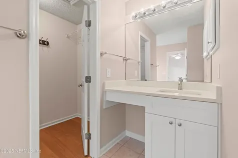 4533 Wandering Oaks Drive S Jacksonville FL 32257