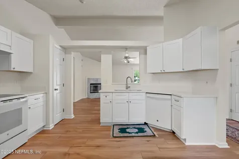 4533 Wandering Oaks Drive S Jacksonville FL 32257