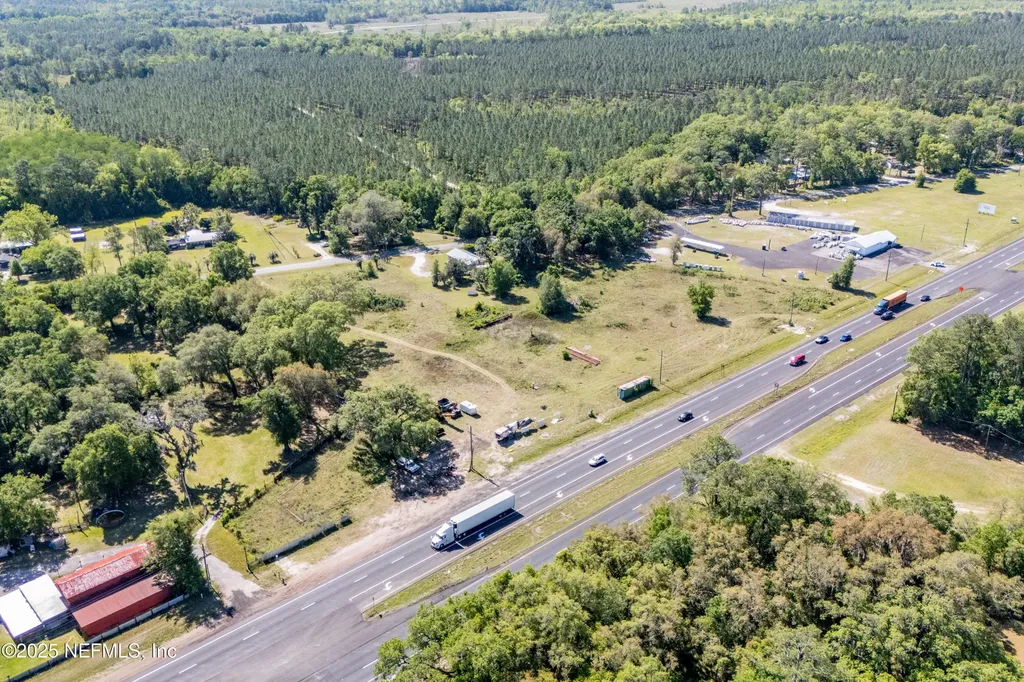 9627 Us Highway 301 Hampton FL 32044