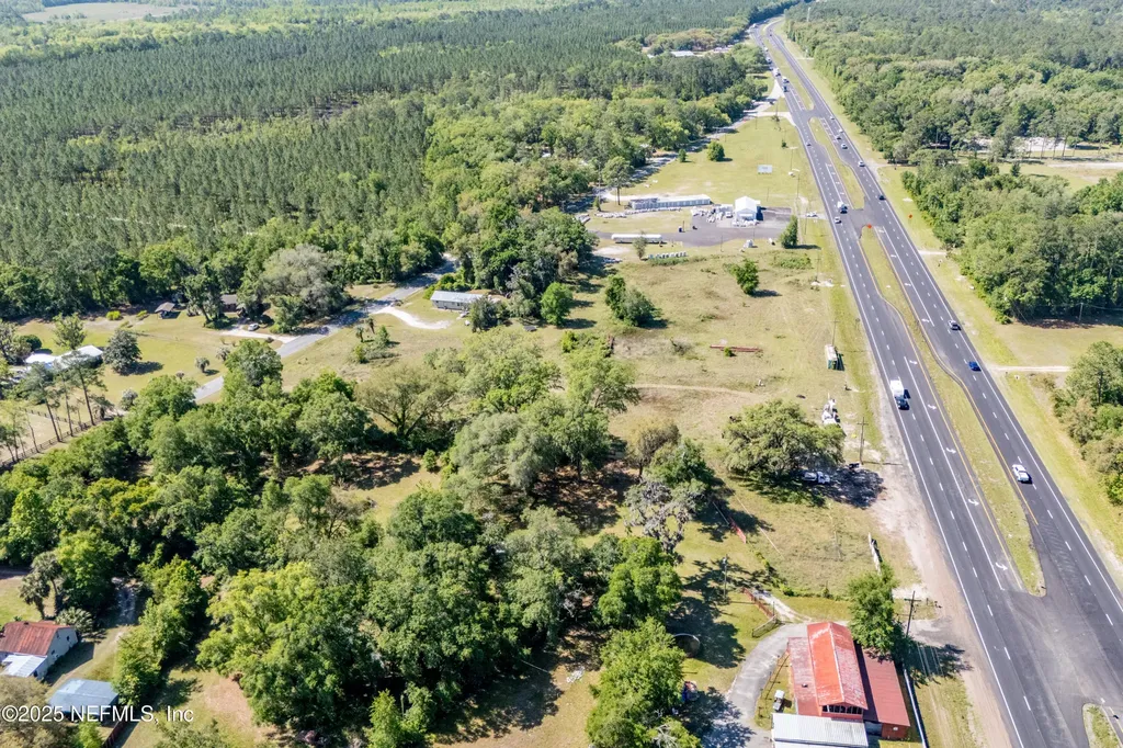 9627 Us Highway 301 Hampton FL 32044