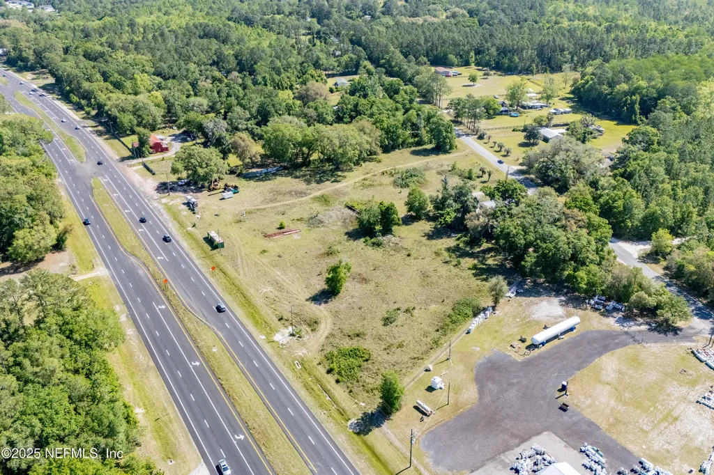 9627 Us Highway 301 Hampton FL 32044