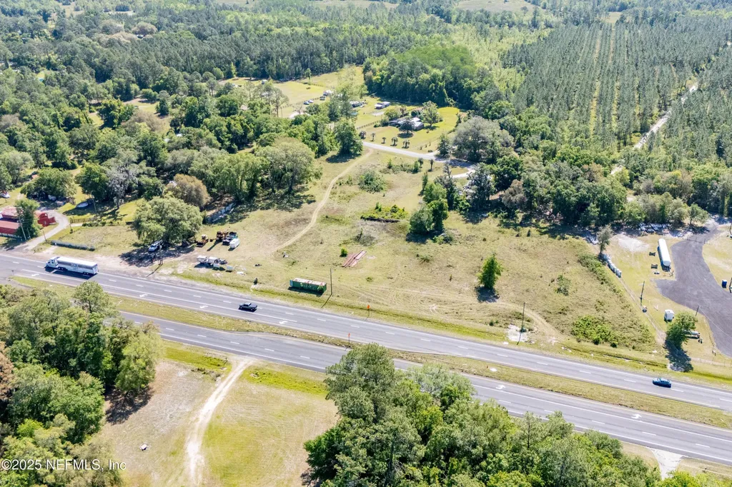9627 Us Highway 301 Hampton FL 32044