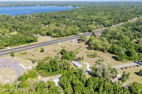 9627 Us Highway 301 Hampton FL 32044