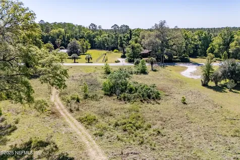 9627 Us Highway 301 Hampton FL 32044