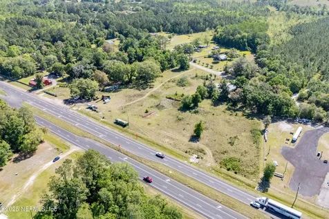 9627 Us Highway 301 Hampton FL 32044