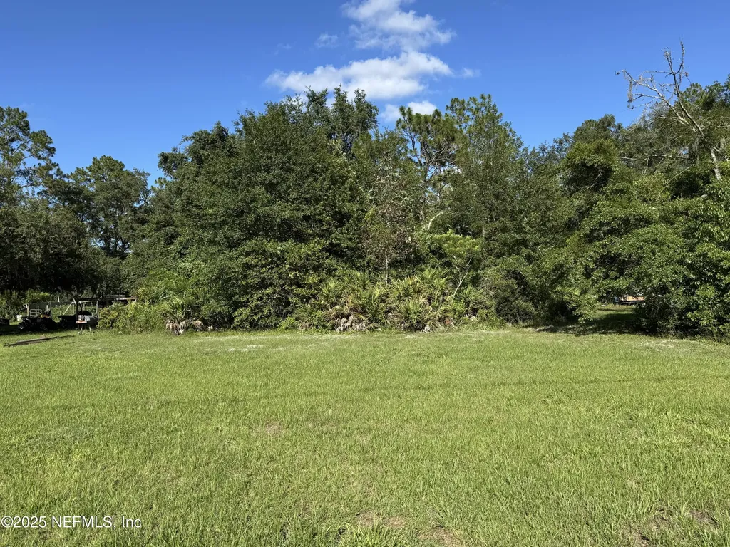 126 Hollister School Road Hollister FL 32147
