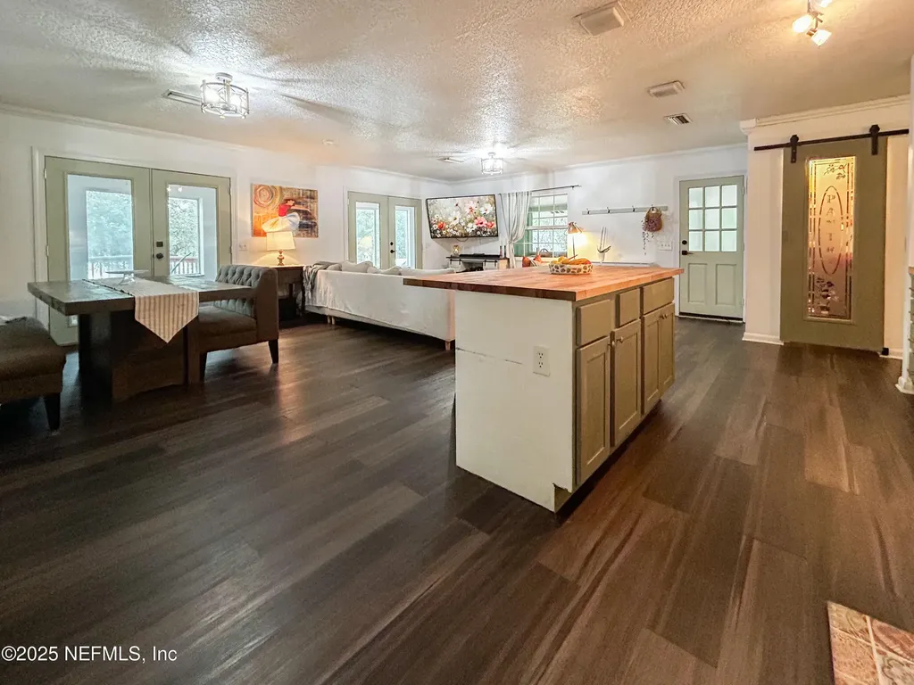 5817 S Crater Lake Circle Keystone Heights FL 32656