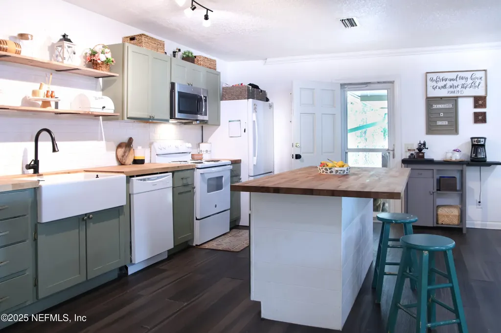 5817 S Crater Lake Circle Keystone Heights FL 32656