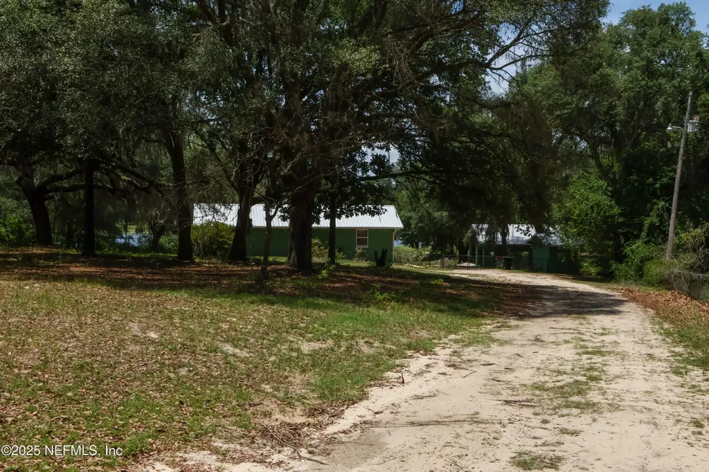 5817 S Crater Lake Circle Keystone Heights FL 32656