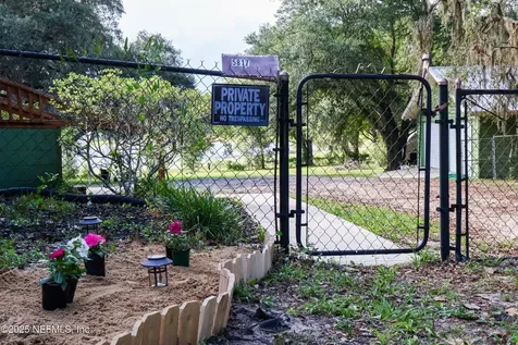 5817 S Crater Lake Circle Keystone Heights FL 32656