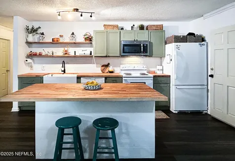 5817 S Crater Lake Circle Keystone Heights FL 32656