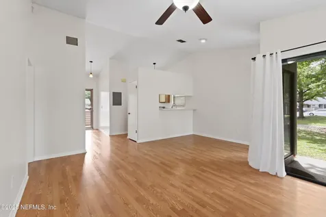 8346 Derbyshire Place Jacksonville FL 32244