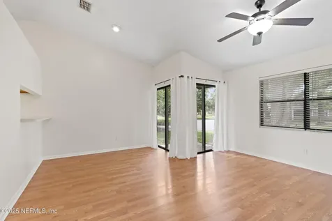 8346 Derbyshire Place Jacksonville FL 32244