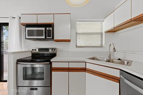 8346 Derbyshire Place Jacksonville FL 32244