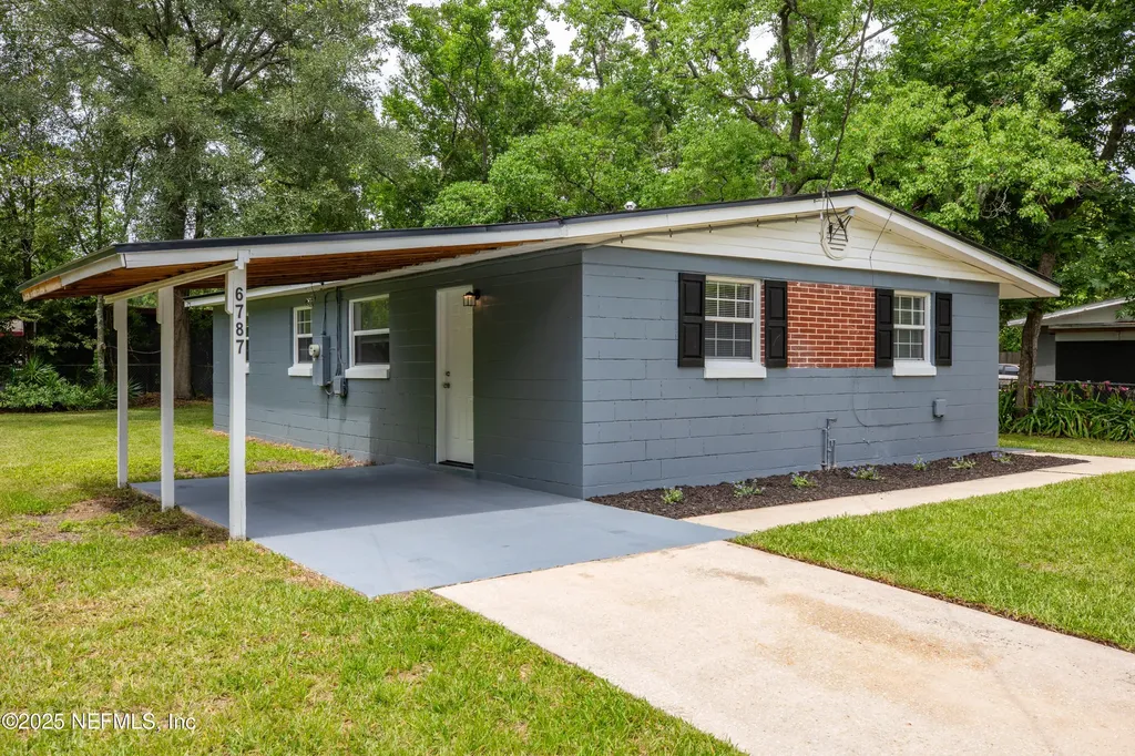 6787 Miss Muffet Lane S Jacksonville FL 32210