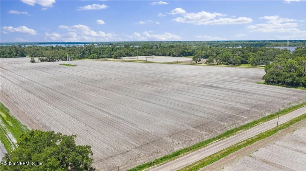 233 E River Road East Palatka FL 32131