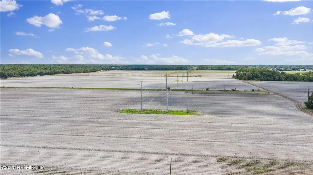 233 E River Road East Palatka FL 32131