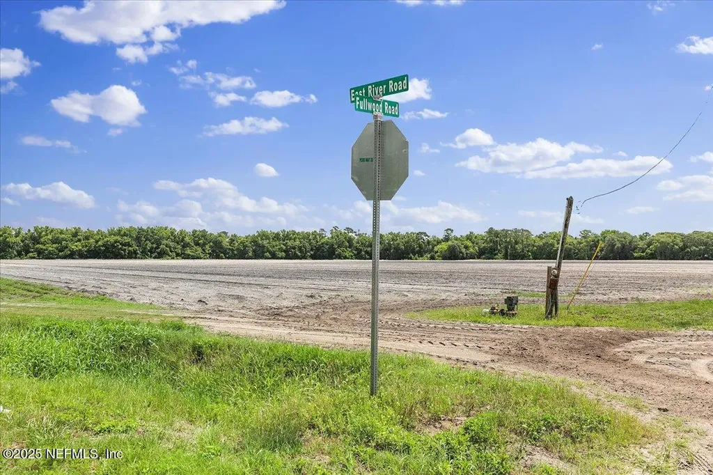 233 E River Road East Palatka FL 32131
