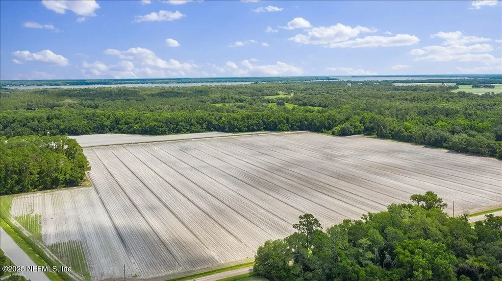 233 E River Road East Palatka FL 32131