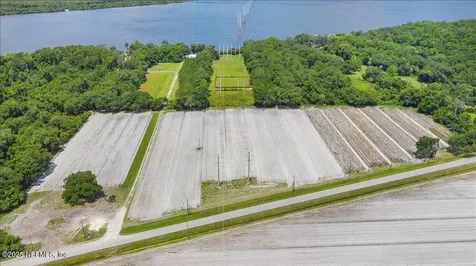 233 E River Road East Palatka FL 32131