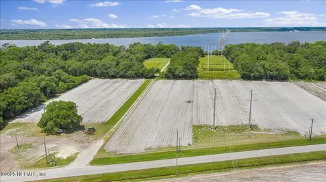 233 E River Road East Palatka FL 32131